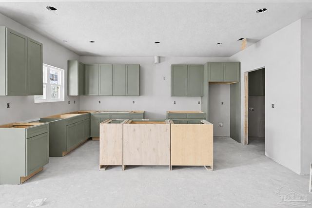 5015 Timber Ridge Dr, Pace, FL 32571