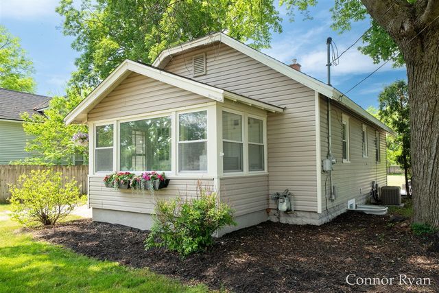 6145 Idaho Avenue, Belmont, MI 49306