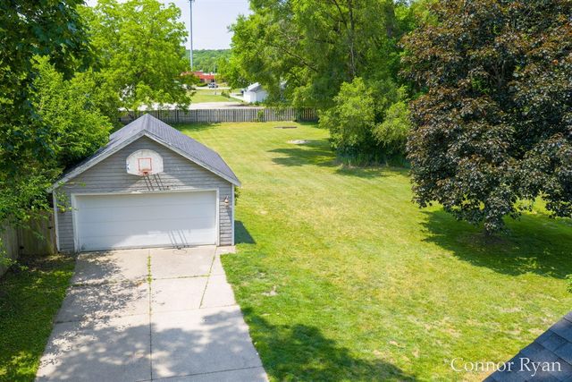6145 Idaho Avenue, Belmont, MI 49306