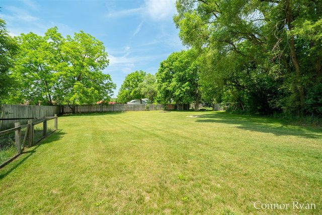 6145 Idaho Avenue, Belmont, MI 49306