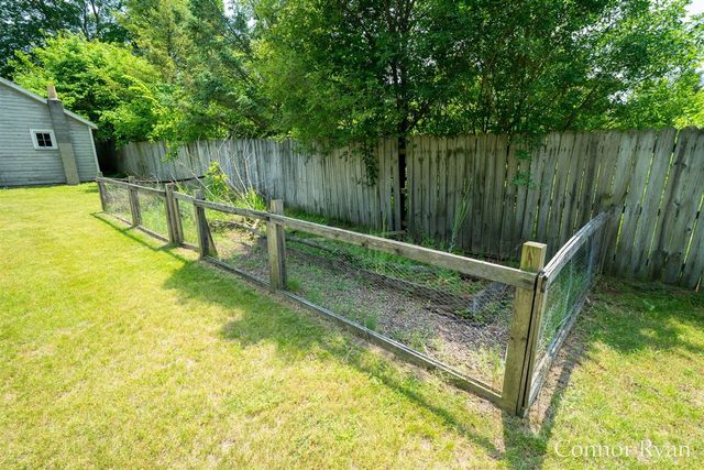 6145 Idaho Avenue, Belmont, MI 49306
