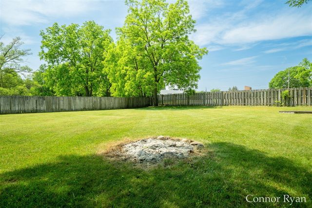 6145 Idaho Avenue, Belmont, MI 49306