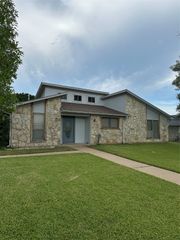 524 Kristi, Robinson, TX 76706