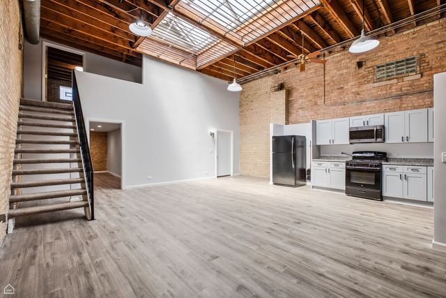 1742 N Mozart Street, Chicago, IL 60647