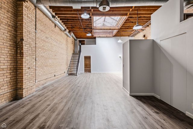 1742 N Mozart Street, Chicago, IL 60647
