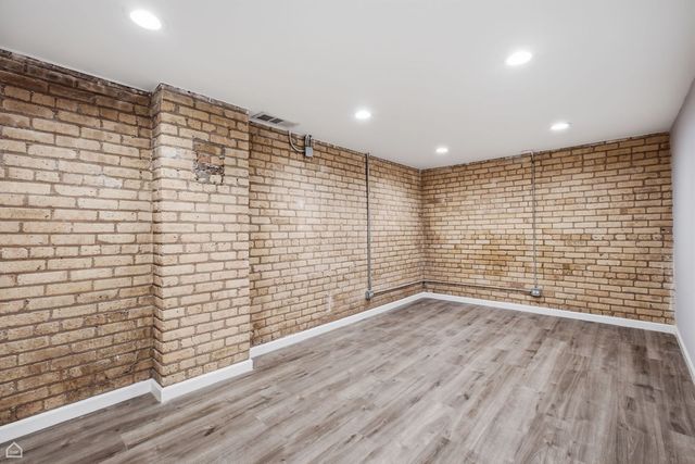 1742 N Mozart Street, Chicago, IL 60647