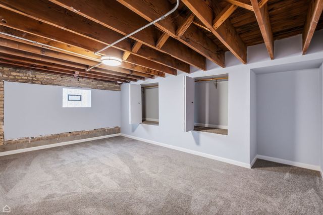 1742 N Mozart Street, Chicago, IL 60647