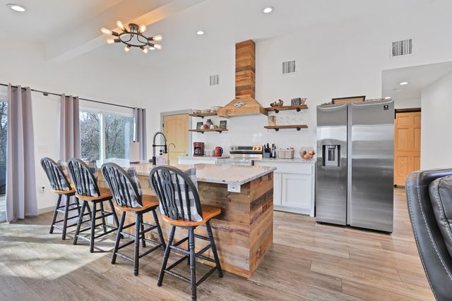 220 Burton Hill Drive, Weatherford, TX 76087