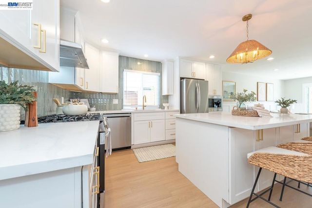 4339 Queensboro Way, Union City, CA 94587