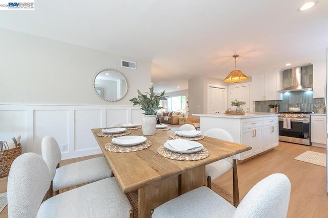 4339 Queensboro Way, Union City, CA 94587