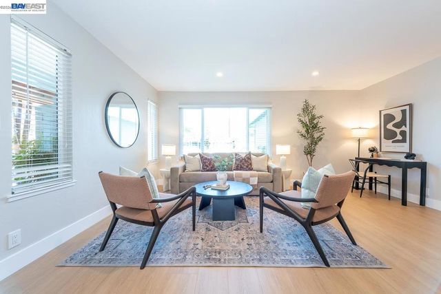 4339 Queensboro Way, Union City, CA 94587