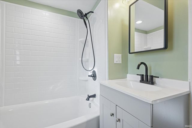 1002 Alabama Street, Mishawaka, IN 46544