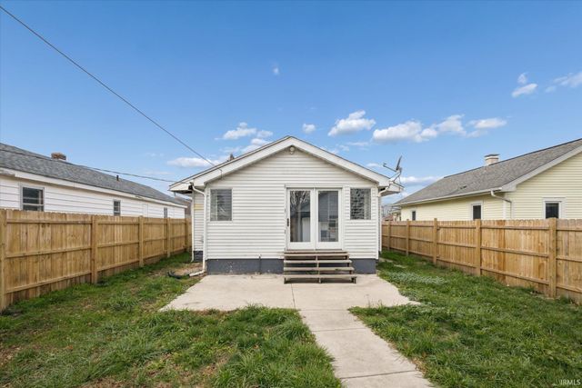 1002 Alabama Street, Mishawaka, IN 46544