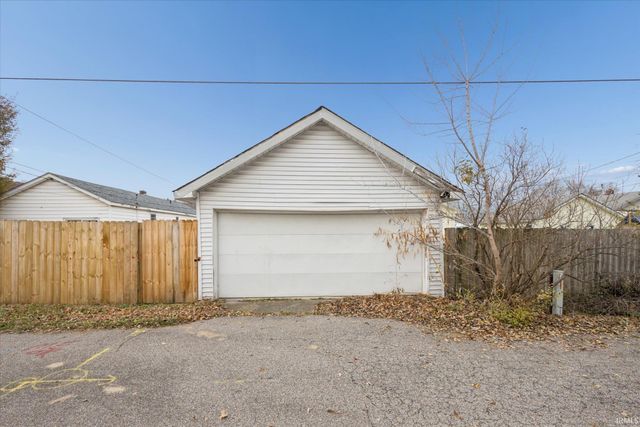 1002 Alabama Street, Mishawaka, IN 46544