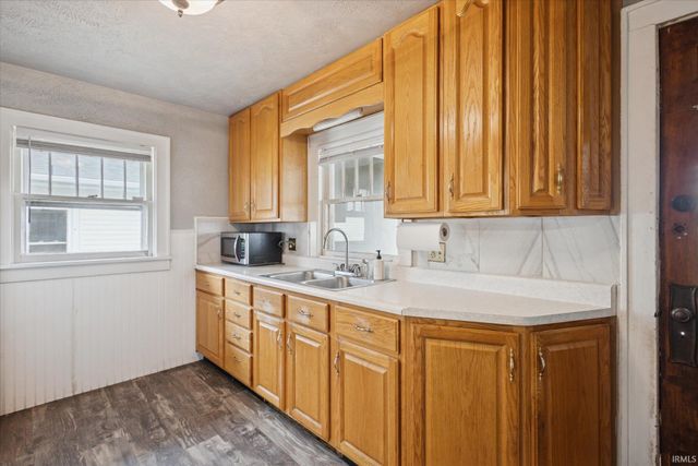 1002 Alabama Street, Mishawaka, IN 46544