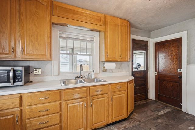 1002 Alabama Street, Mishawaka, IN 46544