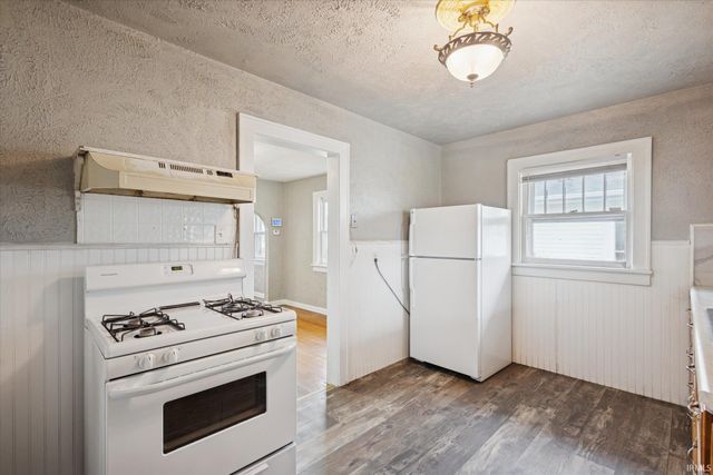 1002 Alabama Street, Mishawaka, IN 46544