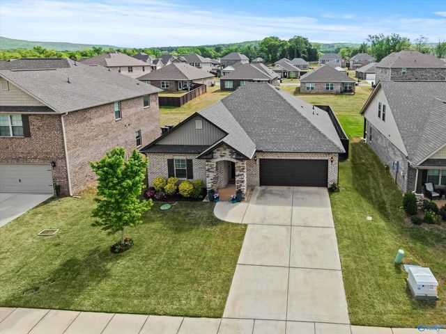 107 Grove Hill Circle, New Market, AL 35761