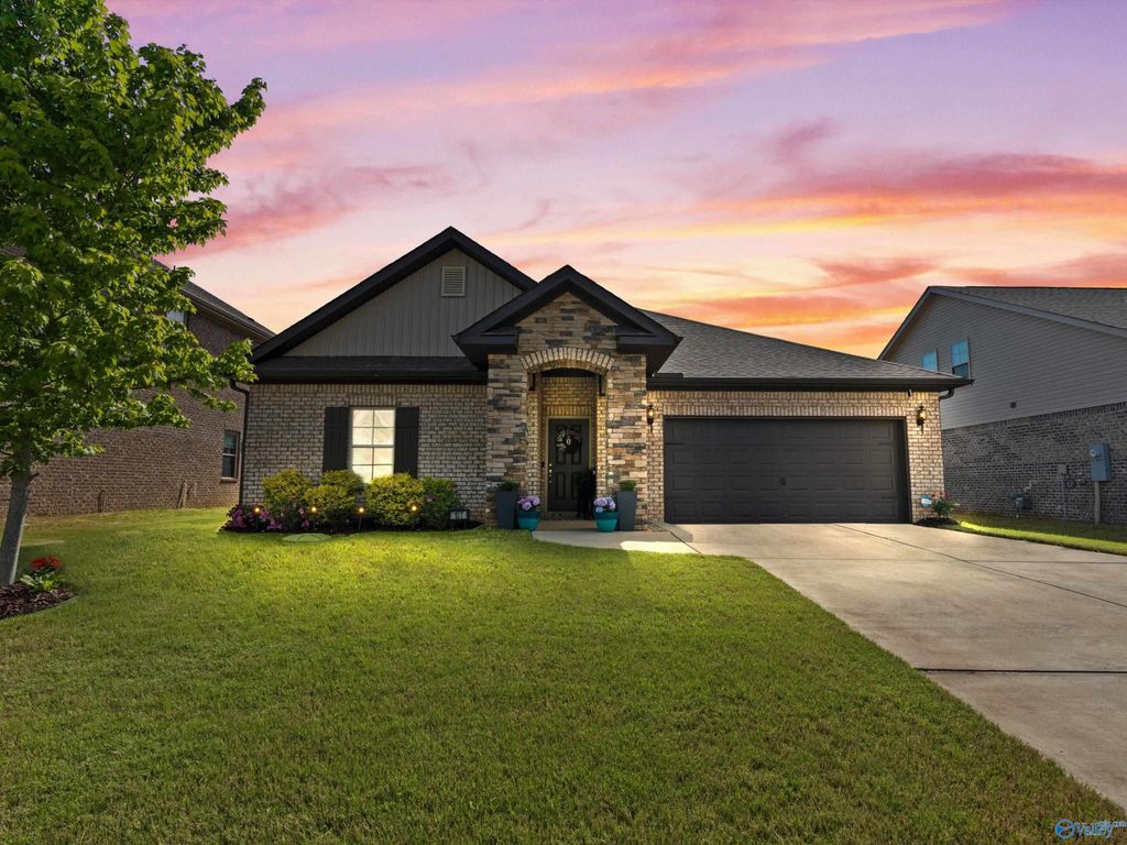 107 Grove Hill Circle, New Market, AL 35761