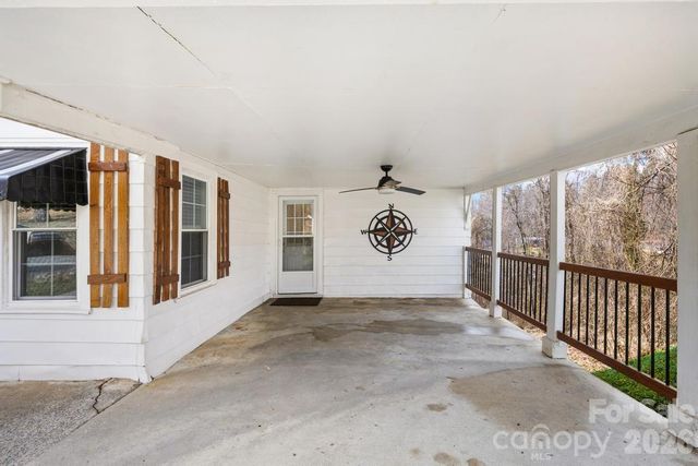 430 Arlington Circle NW, Lenoir, NC 28645