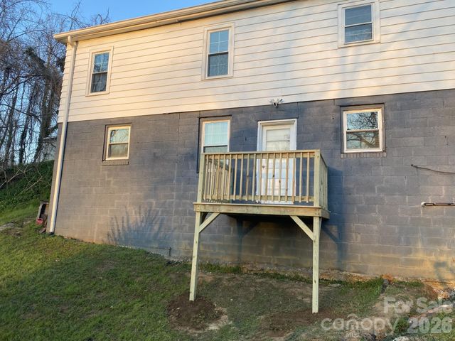 430 Arlington Circle NW, Lenoir, NC 28645