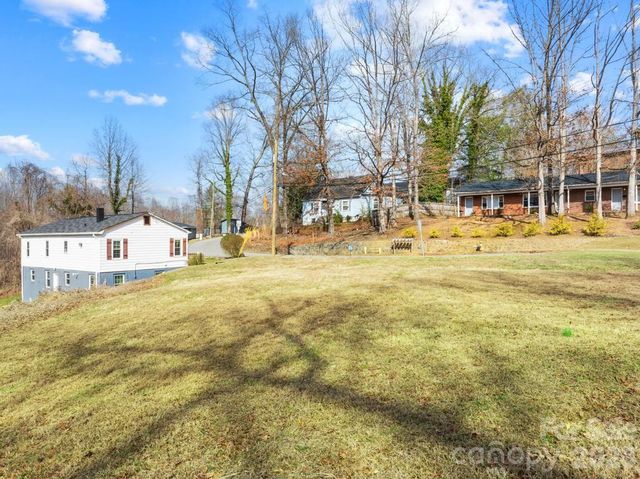 430 Arlington Circle NW, Lenoir, NC 28645