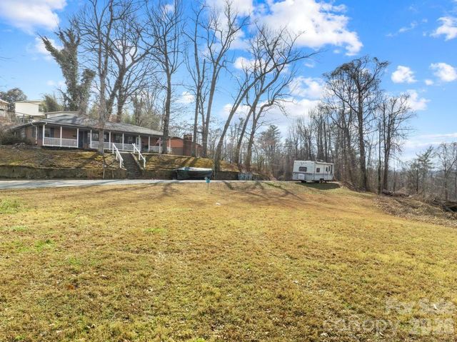 430 Arlington Circle NW, Lenoir, NC 28645
