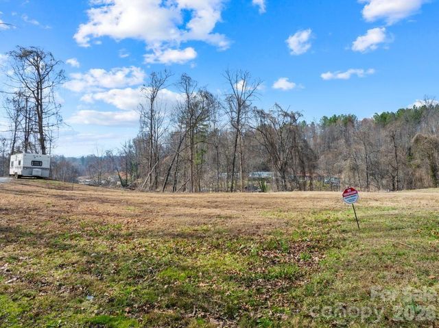 430 Arlington Circle NW, Lenoir, NC 28645