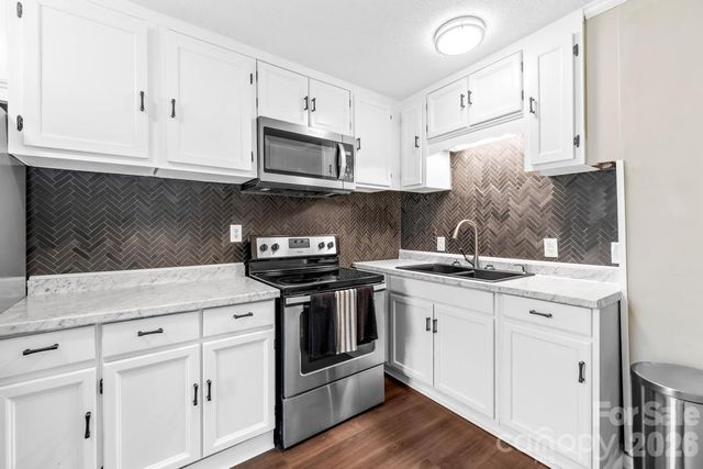 430 Arlington Circle NW, Lenoir, NC 28645