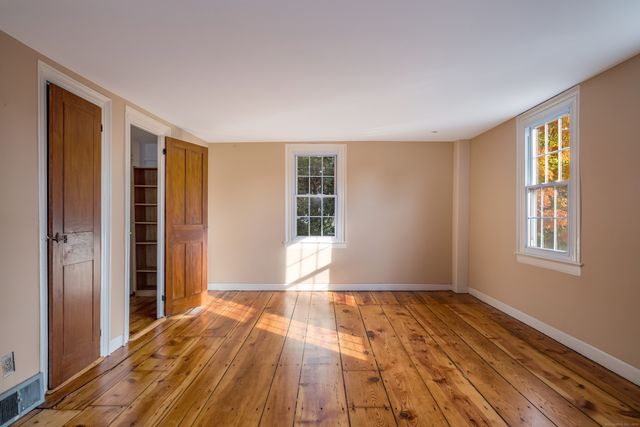 97 Commerce Street, Clinton, CT 06413