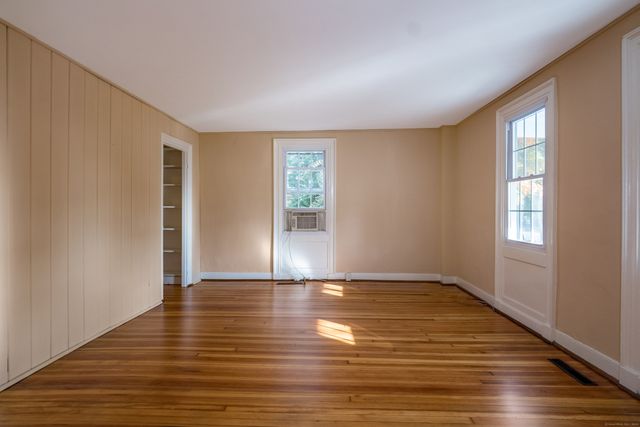 97 Commerce Street, Clinton, CT 06413