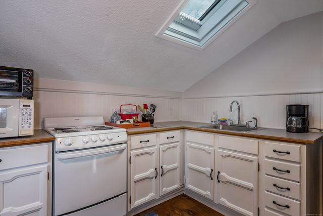 97 Commerce Street, Clinton, CT 06413