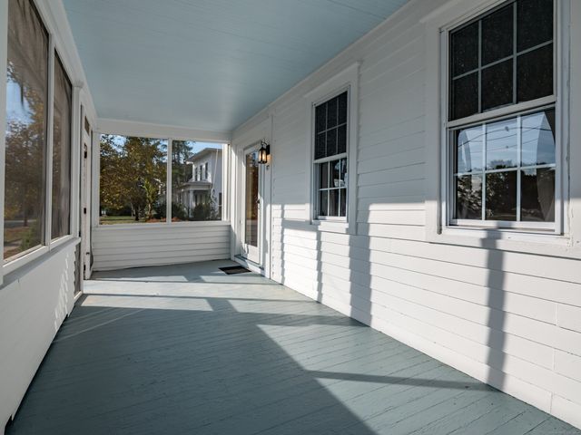 97 Commerce Street, Clinton, CT 06413