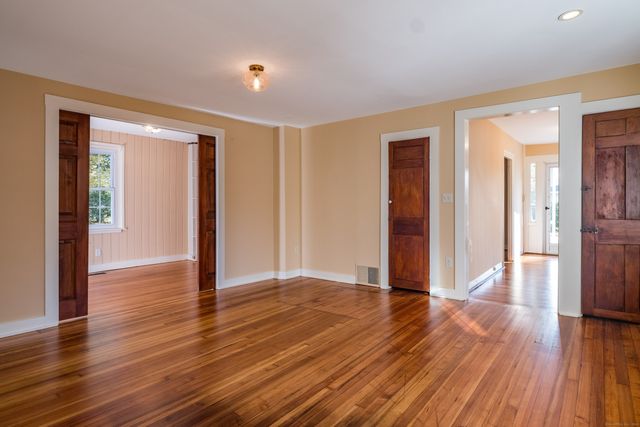 97 Commerce Street, Clinton, CT 06413