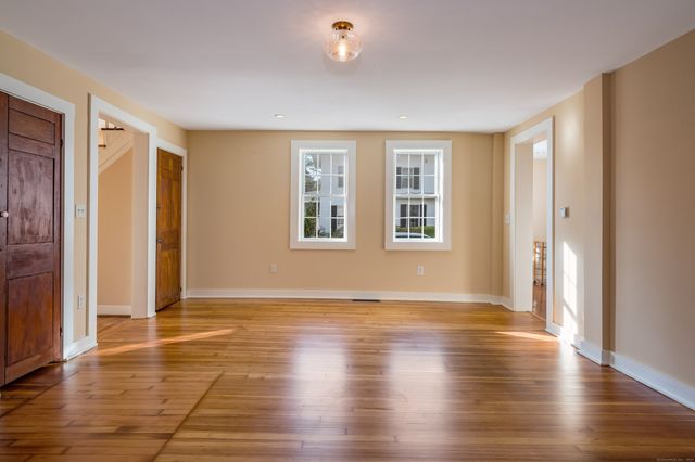 97 Commerce Street, Clinton, CT 06413