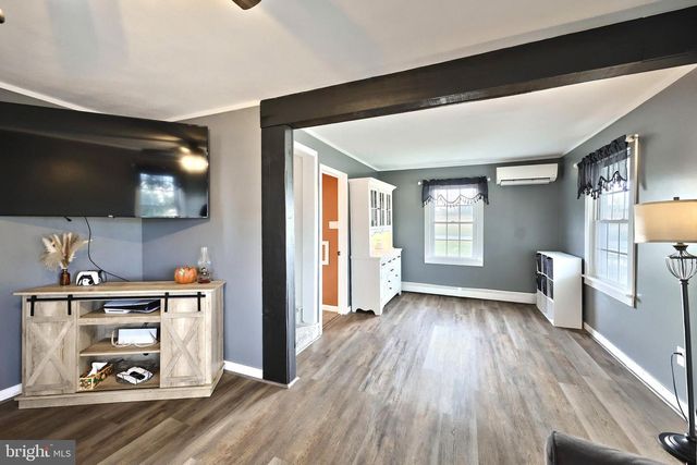 290 NEFF RD, Red Lion, PA 17356