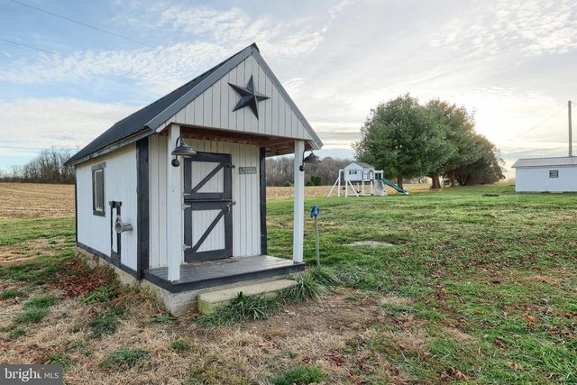 290 NEFF RD, Red Lion, PA 17356