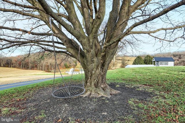 290 NEFF RD, Red Lion, PA 17356