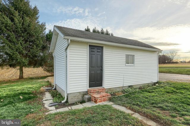 290 NEFF RD, Red Lion, PA 17356