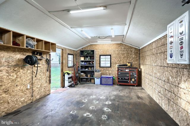 290 NEFF RD, Red Lion, PA 17356