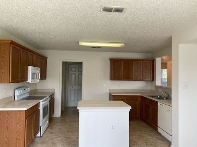 1101 Mustang Ridge Drive, Fort Worth, TX 76052