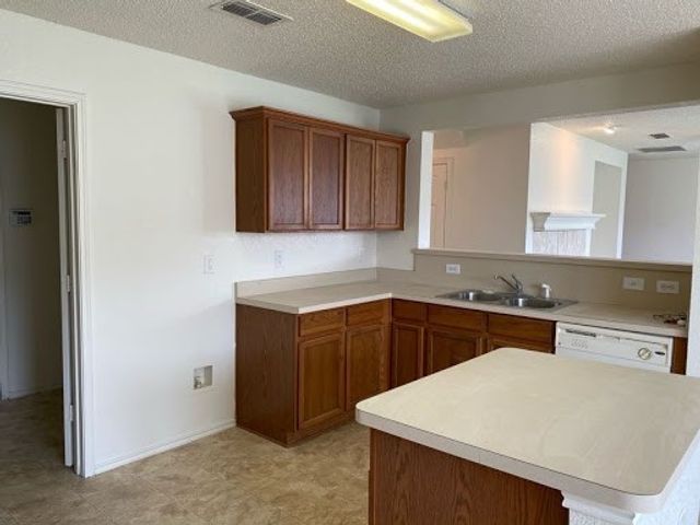 1101 Mustang Ridge Drive, Fort Worth, TX 76052
