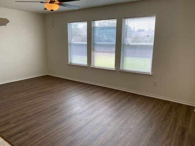 1101 Mustang Ridge Drive, Fort Worth, TX 76052