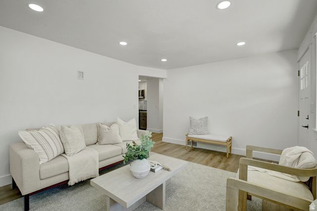 9420 S STREATHAM RD, Sandy, UT 84070