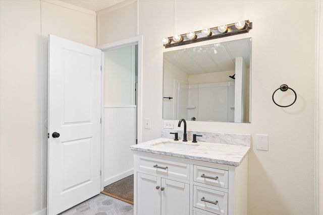 36015 N MILAN-ELK Rd, Chattaroy, WA 99003
