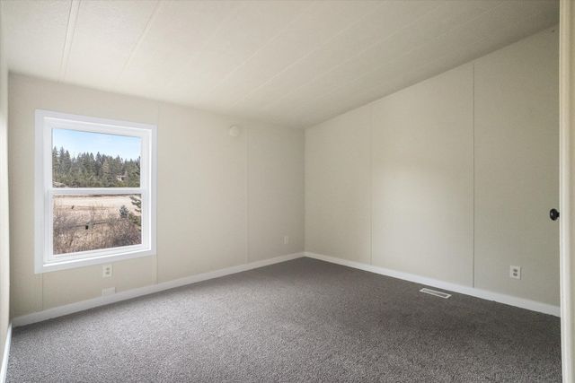 36015 N MILAN-ELK Rd, Chattaroy, WA 99003