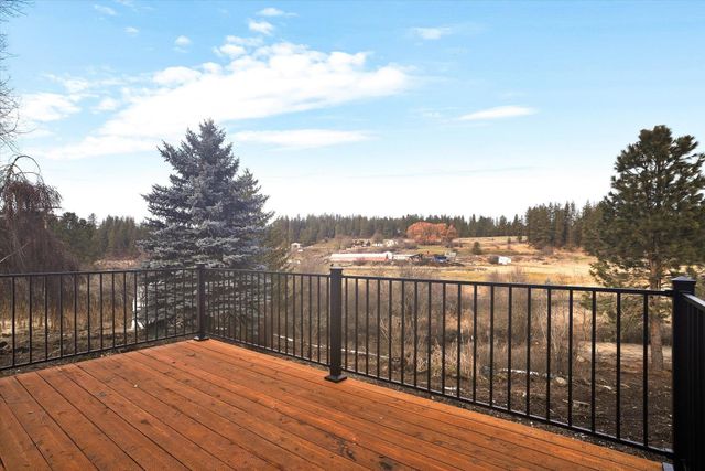 36015 N MILAN-ELK Rd, Chattaroy, WA 99003