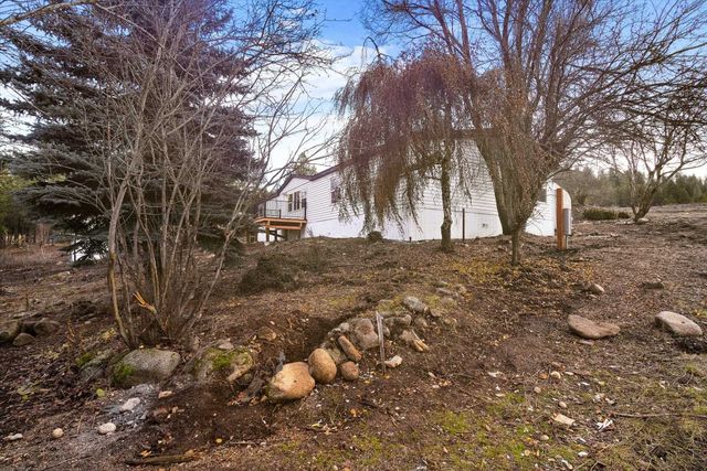 36015 N MILAN-ELK Rd, Chattaroy, WA 99003