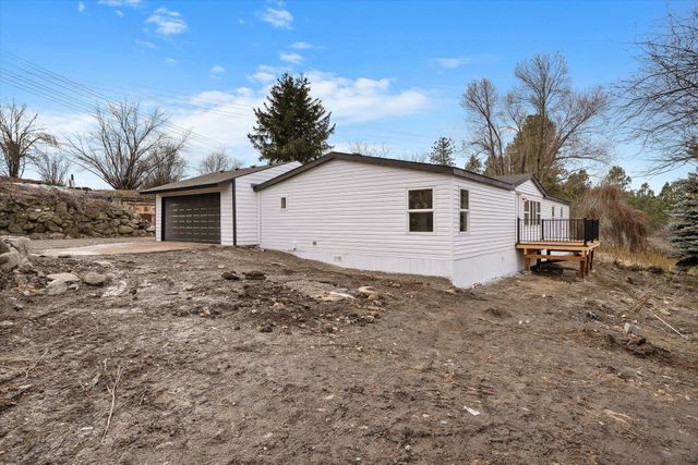 36015 N MILAN-ELK Rd, Chattaroy, WA 99003