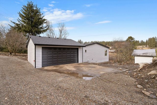 36015 N MILAN-ELK Rd, Chattaroy, WA 99003